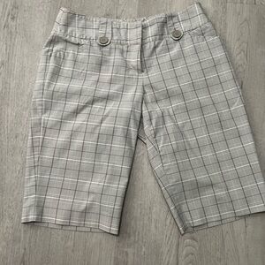 Express plaid dressy bermudas. Great for work! Size 4